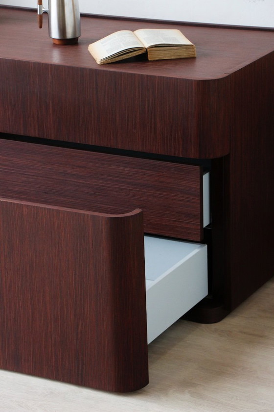 Image 1 of Vintage Italiaanse ladekast van wengéhout – ontwerp uit de jaren 70/80