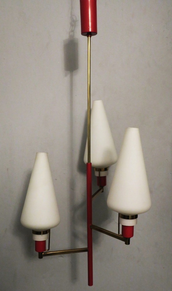 Image 1 of Kleine kroonluchter van messing en opaalglas uit Italië, Stilnovo-periode 1950.