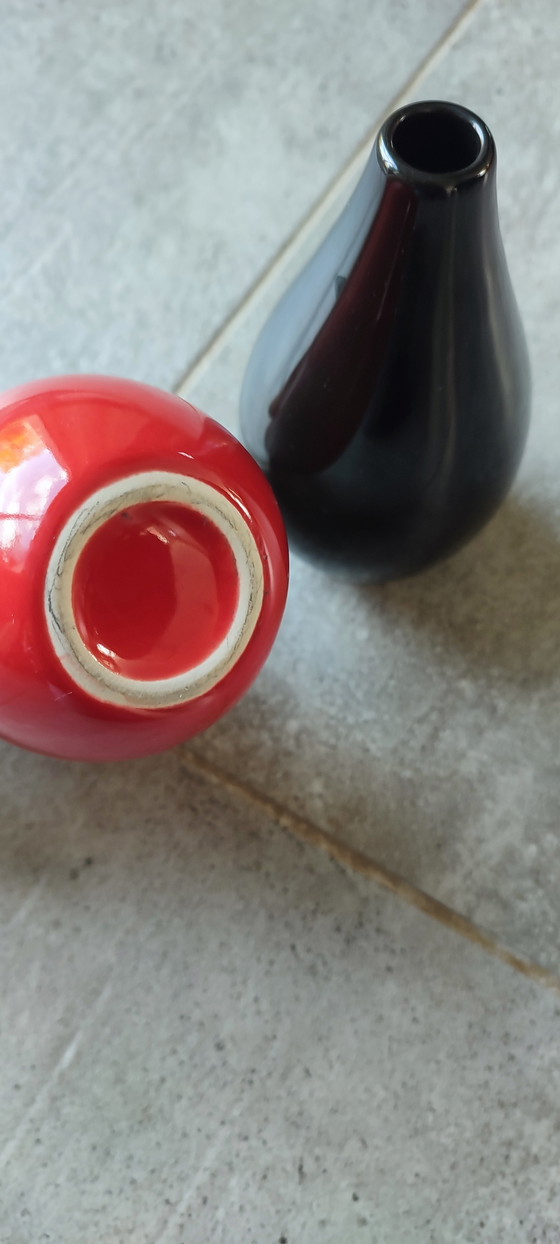 Image 1 of Pair of small vintage retro vases