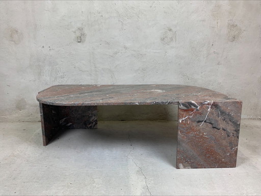 Mesa de centro de mármol
