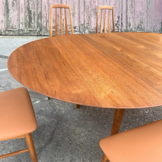 Tavolo in teak massiccio di Peter Hvidt per Soborg, 1956, Peter Hivdt, Tavoli da pranzo, Legno, Marrone (foto 5 di 9)