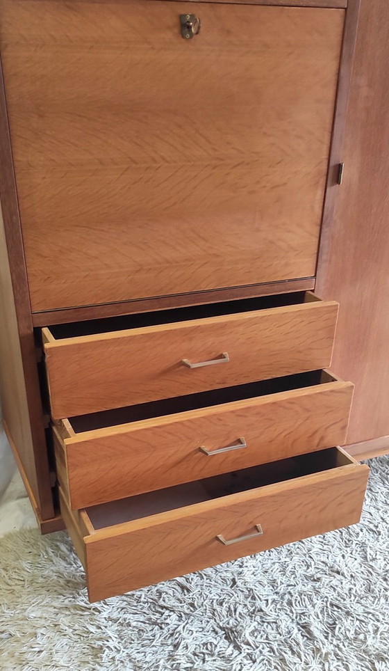 Image 1 of Kleiderschrank aus Massivholz und Eichenfurnier – Mitte des 20. Jahrhunderts