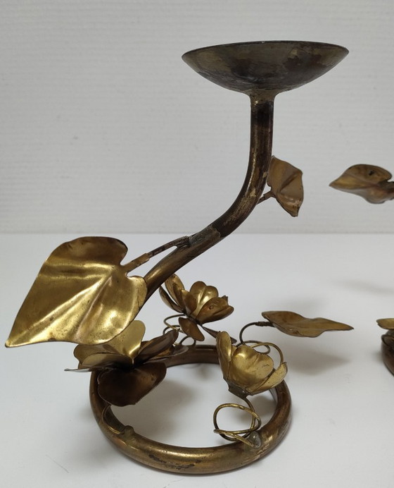 Image 1 of coppia di candelieri in ottone con decoro floreale vintage