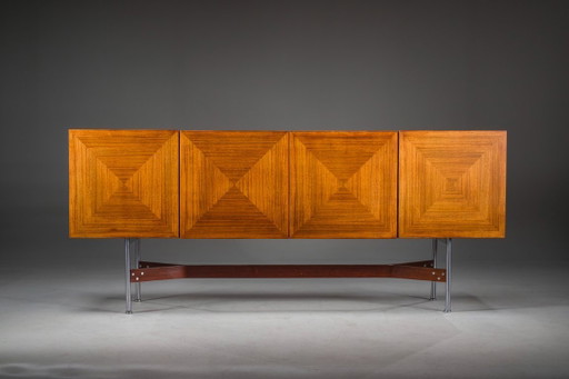 GLR-230 dressoir van palissanderhout, ontworpen door Rudolf Bernd Glatzel, jaren 60.