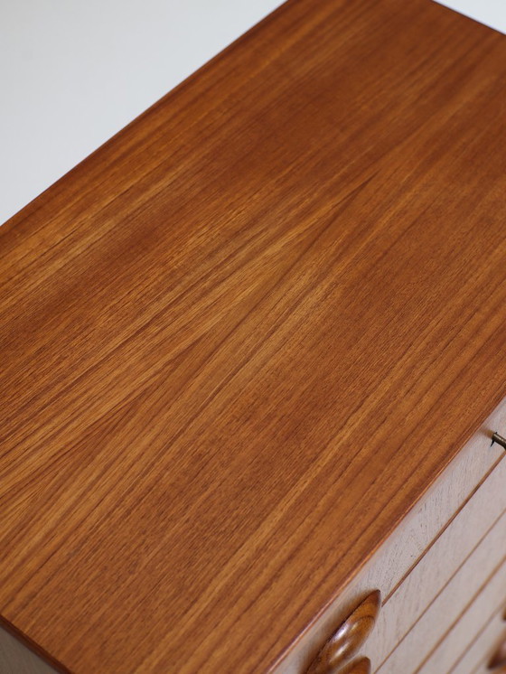 Image 1 of Commode haute étroite en teck avec étagère à chaussures, style danois vintage.