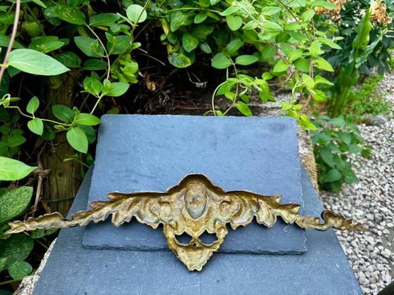 Gran frontón de bronce con cariátides Art Nouveau. – Objetos decorativos, Bronze (photo 3 of 4)