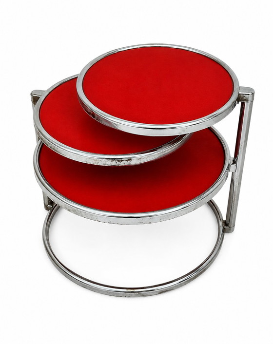 Dreistöckiger Couchtisch aus Glas mit verchromtem Stahlgestell aus den 1970er Jahren. – Couchtische, Chrome (photo 7 of 9)