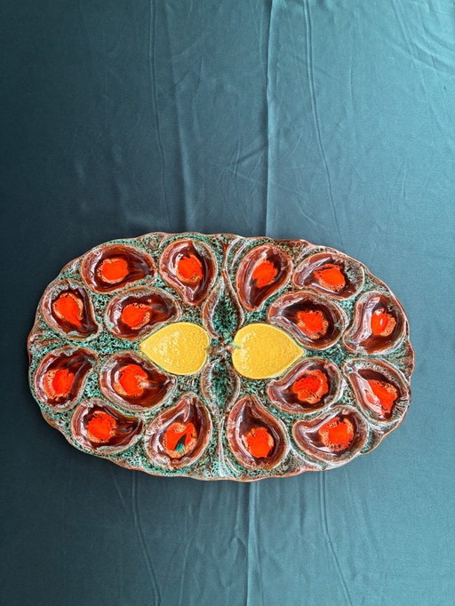 Vallauris barbotine 1x oyster dish and 8x oyster plates