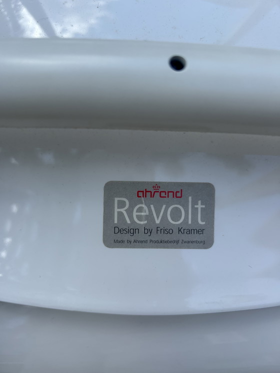 Image 1 of Table et chaises Ahrend Revolt