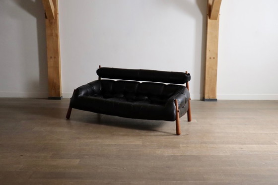 Image 1 of Percival Lafer MP-81 driezitsbank in zwart leer, Brazilië jaren 70