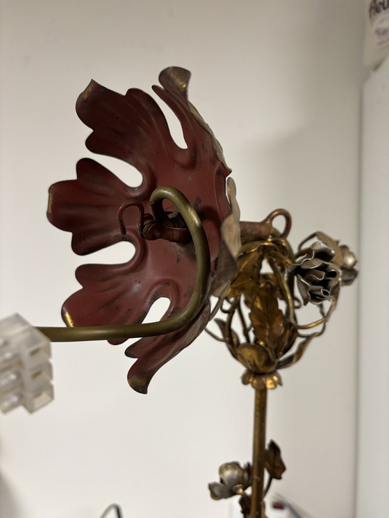 Image 1 of Exclusive chandelier with brass leaves and silver-colored roses