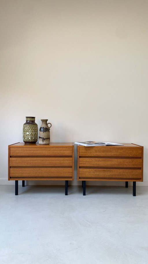 Vintage Wooden Chest of Drawers With 3 Drawers And Metal Legs