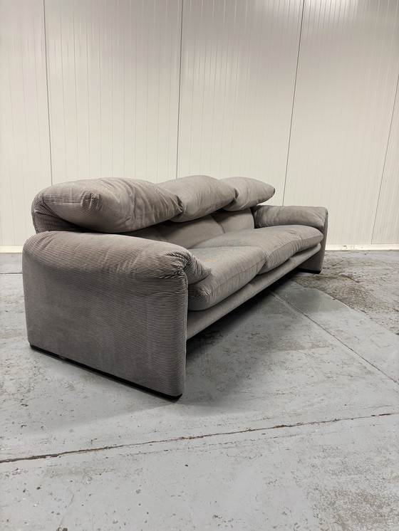 Image 1 of 3-zits Cassina Maralunga