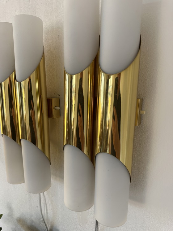 Image 1 of 2 appliques murales vintage en laiton et verre dépoli, Paul Neuhaus ‘70