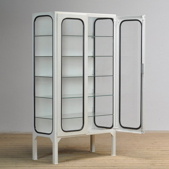 Image 1 of Medizinisches Kabinett aus Eisen und Glas, 1970er Jahre