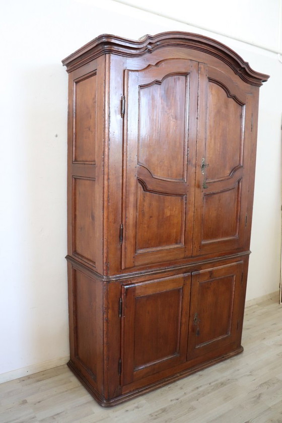 Image 1 of Raro armario antiguo en madera de álamo, Italia Mediados del siglo XVIII