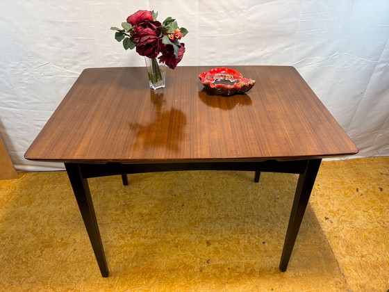 Salles à manger complètes vintage en teck du milieu du siècle | Table extensible & 4 chaises | Années 60 (photo 13 of 14)