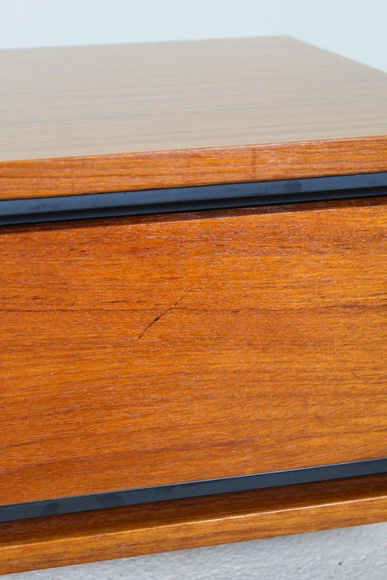 Image 1 of Ensemble vintage d'armoires suspendues