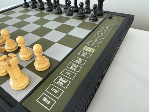 Vintage Chess Computer / Multitech Enterprise CC009