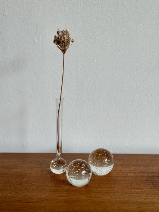 Bubble-Glas-Set: einzelne Blumenvase + 2 Briefbeschwerer – minimalistisch & skulptural