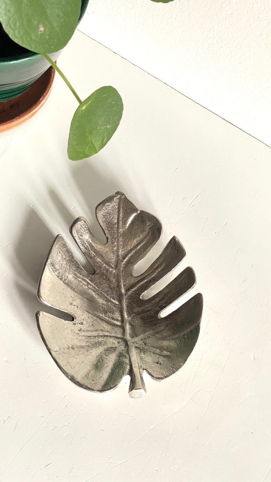 Image 1 of Metal Leaf-Shaped Trinket Tray