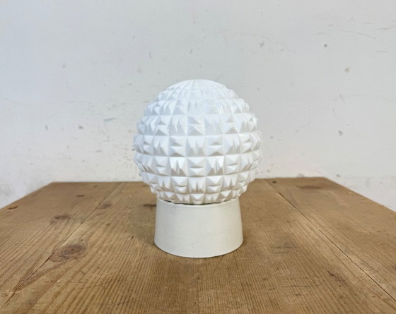 Image 1 of Lampada da soffitto vintage in porcellana bianca, anni '70