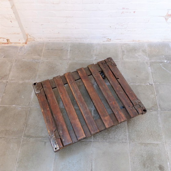 Image 1 of Table basse industrielle vintage