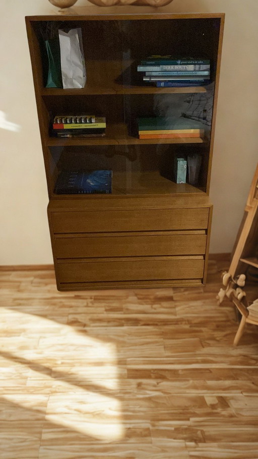 Van den Berghe-Pauvers Vitrine – Massivholz – belgischer Designklassiker