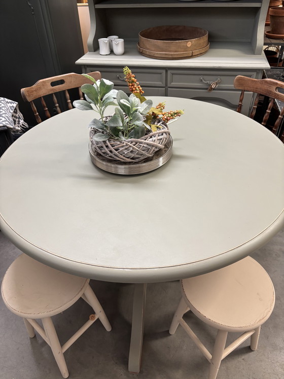 Image 1 of Vintage round table / dining table