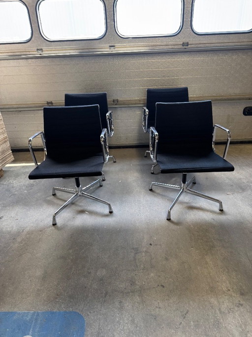 Vitra EA108 – Lot de 4 | Original | État impeccable | Remis à neuf