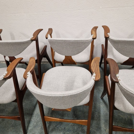 Image 1 of 6 Kuhhornstühle, neu bezogen von Awa Louis van Teeffelen