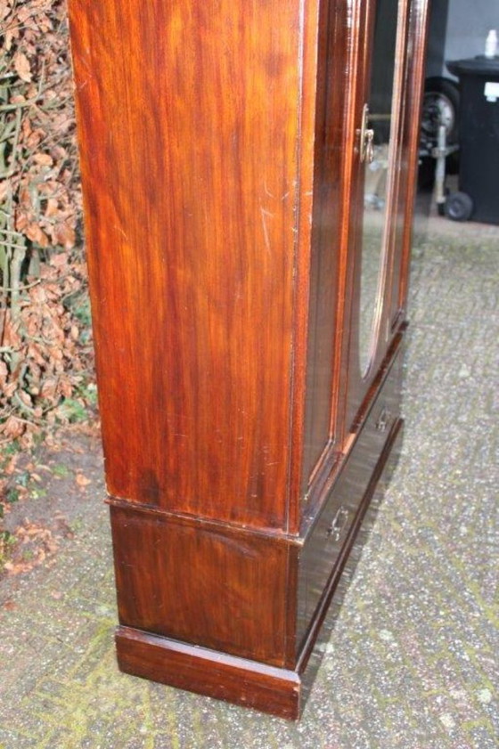 Image 1 of Armadio vintage in legno (anni 30-40) armadio per ragazze