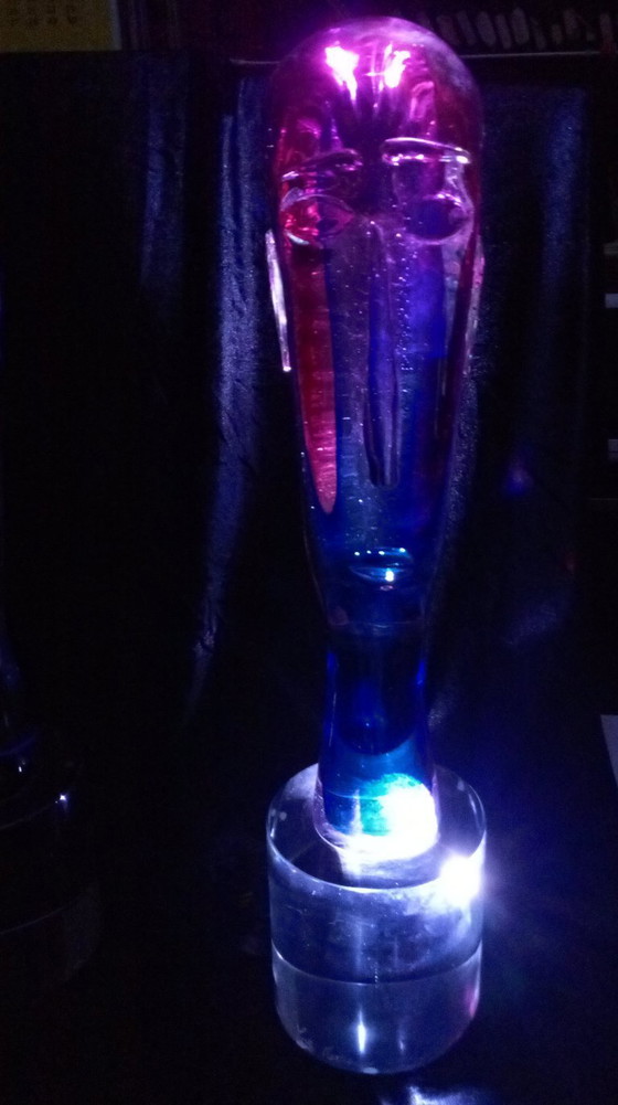 Image 1 of Murano glazen sculpturen brengen een eerbetoon aan Modigliani.