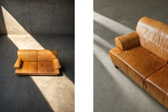 Vintage driezitsbank van bruin leer in industriële mid-century modern stijl, jaren 60. – 3-5 zitsbanken (photo 10 of 26)