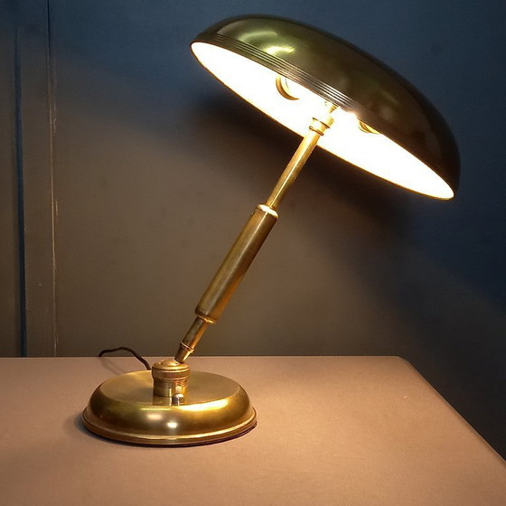Image 1 of Lampe de table au design iconique signée Giovanni Michelucci