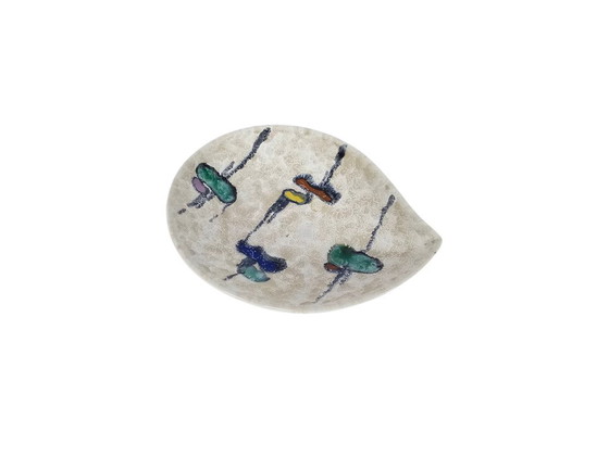 Image 1 of Regina - firma Van der Want & Barras - Floris Meydam - Kunstaardewerkfabriek - WB - handpainted - schaaltje - 1945-1970