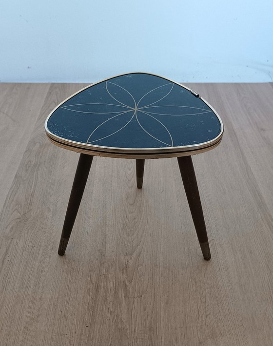 Image 1 of Mesa auxiliar de los años cincuenta con tapa de cristal