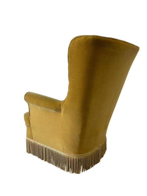 Image 1 of Poltrona vintage color giallo ocra / seduta singola con frange
