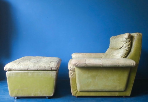 Patchwork olijfgroene leren fauteuil en voetenbank van Laauser, jaren 70. – Leather (photo 2 of 11)