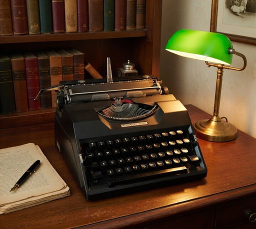 Machine à écrire vintage Torpedo 10/30 – Noir mat et entièrement mécanique