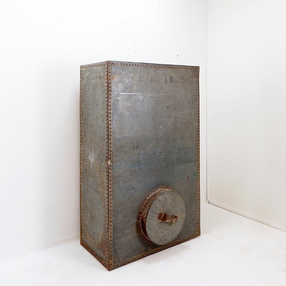 Image 1 of Old galvanized and riveted copper tank - Industrial coffee table