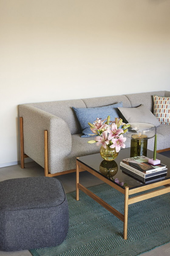 Image 1 of Mesa de centro Hübsch - Diseño escandinavo, mármol negro con madera de roble