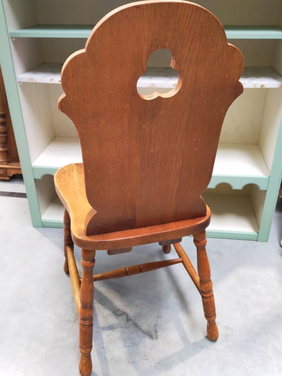 Image 1 of Eiken houten stoel