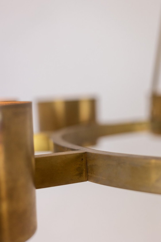 Image 1 of Ronde kroonluchter van mat verguld messing. Hedendaags Italiaans vakmanschap.