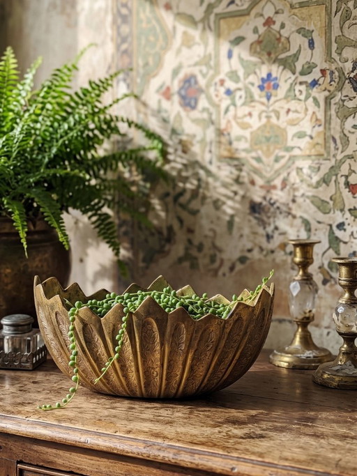 Antique Indian planter in engraved brass, circa 1920-1940 – decoratieve objecten (photo 2 of 13)