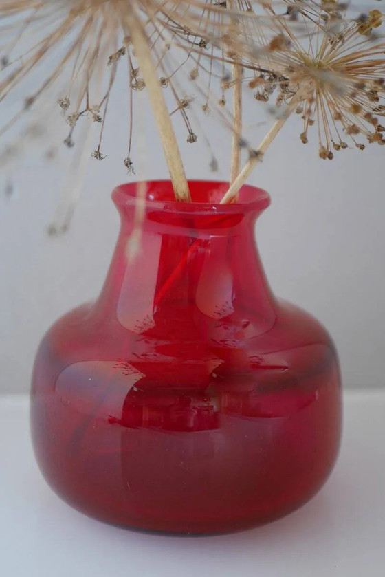 Image 1 of Red glass vase by Erik Höglund for Bodafors, 1960s