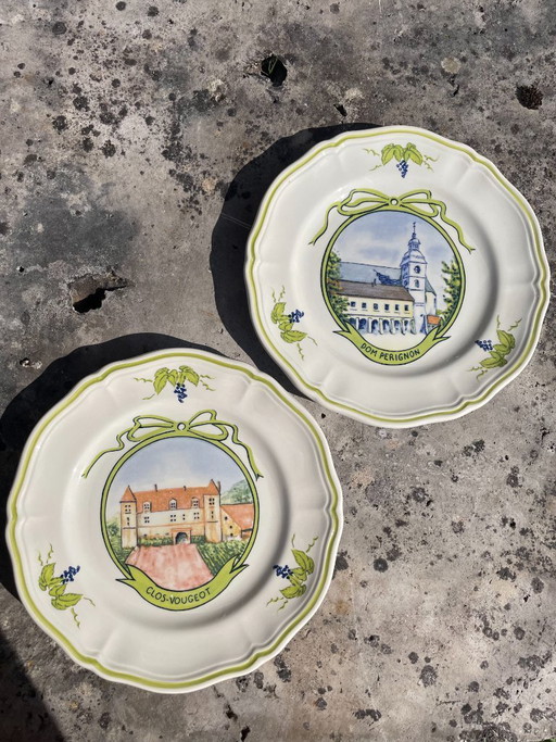Par de platos Longchamp con diseño de viñedo – Clos Vougeot y Dom Pérignon