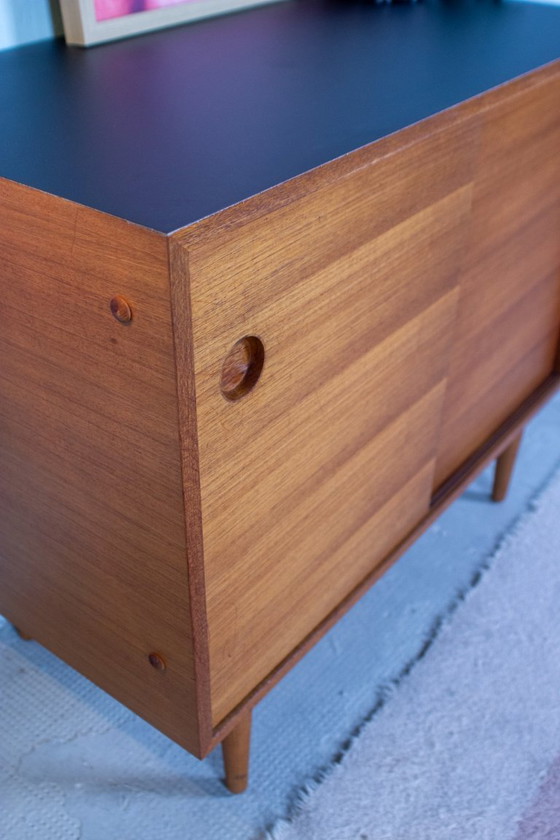 Image 1 of Vintage teakhouten ladekast/dressoir, Deens, midden 20e eeuw