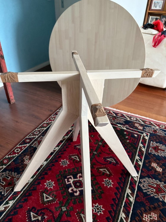 Image 1 of Nieuwe ronde tafel