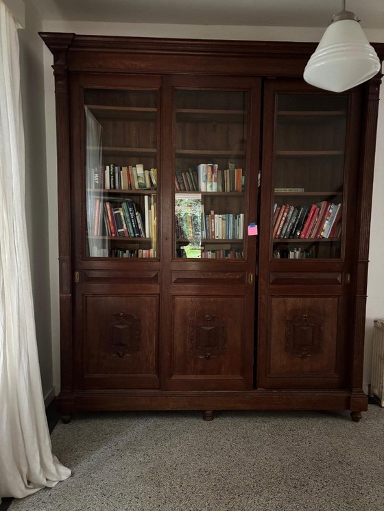 Image 1 of Antikes Bücherregal mit Schiebetüren – 2,5 x 3 Meter